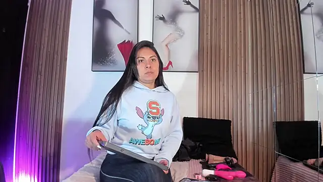 Ella Rousse online show from January 7, 2026, 12:54 pm