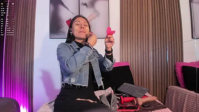 Ella Rousse online show from September 18, 2025, 12:19 pm