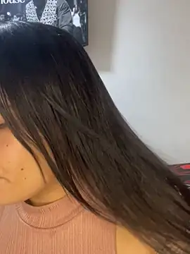 Leyna Kenet online show from October 5, 2025, 4:36 am