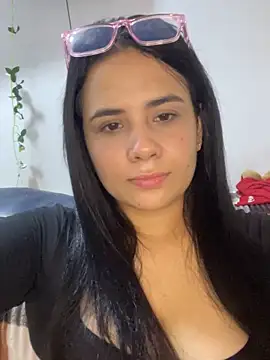 Leyna Kenet online show from September 24, 2025, 4:19 am