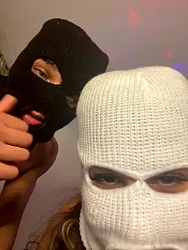 Snapshot of Sara_blanc chatting on December 7, 2024, 3:09 am Sara blanc online show from December 7, 2024, 3:09 am