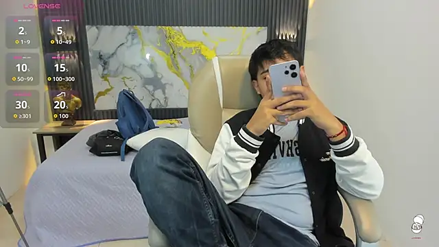 AndrewPherson online show from September 18, 2025, 1:03 pm