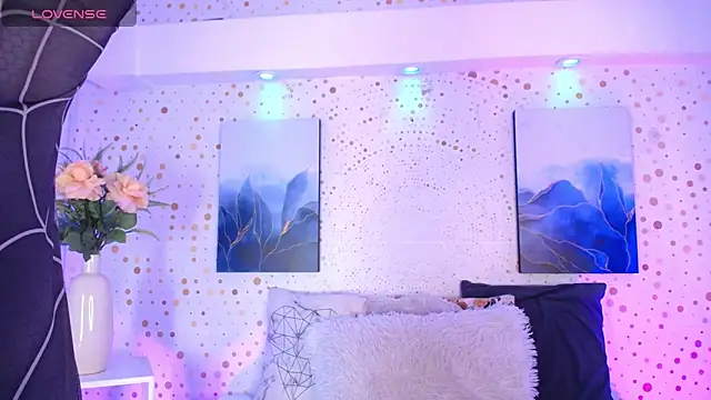 Aniie Doll online show from February 6, 2026, 8:27 pm