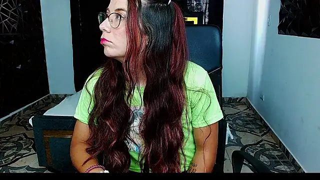 dakota hot069 online show from December 5, 2024, 1:44 pm