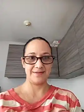 nicolle milf1978 online show from August 5, 2026, 1:05 pm