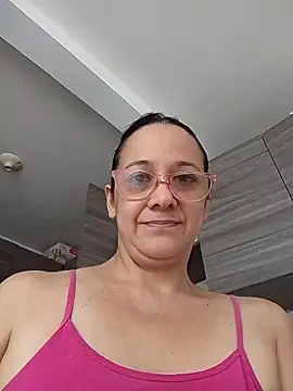nicolle milf1978 online show from June 5, 2026, 2:23 pm