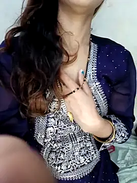 xpihu online show from November 5, 2025, 12:03 am