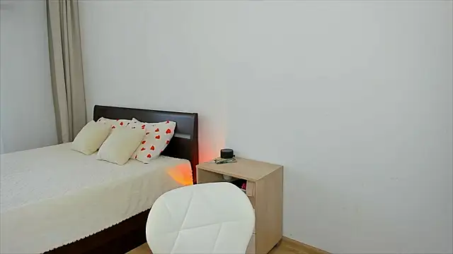 Snapshot of Xloe_Queen chatting on March 24, 2026, 9:09 am Xloe Queen online show from March 24, 2026, 9:09 am