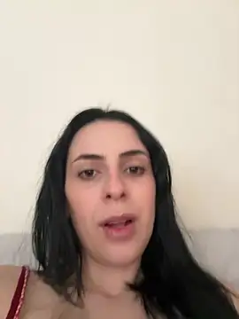 Snapshot of Morguisssz chatting on February 14, 2026, 1:44 pm Morguisssz online show from February 14, 2026, 1:44 pm