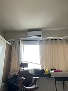 Snapshot of Morguisssz chatting on February 25, 2026, 6:19 pm Morguisssz online show from February 25, 2026, 6:19 pm