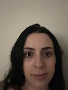 Snapshot of Morguisssz chatting on February 12, 2026, 10:42 pm Morguisssz online show from February 12, 2026, 10:42 pm