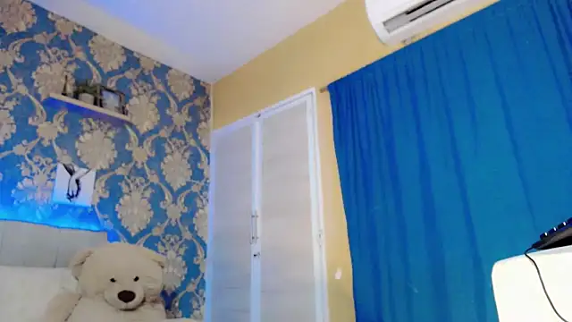 Snapshot of nicoledollts chatting on March 17, 2026, 7:28 pm nicoledollts online show from March 17, 2026, 7:28 pm