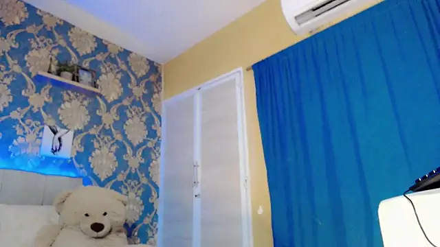 Snapshot of nicoledollts chatting on February 24, 2026, 5:47 pm nicoledollts online show from February 24, 2026, 5:47 pm