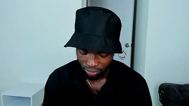 Dylan Taylor online show from October 5, 2025, 4:03 am