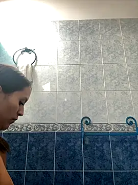 ellie mcdonald online show from September 9, 2025, 8:18 pm