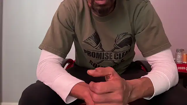 Snapshot of skarfosbabes69 chatting on March 17, 2026, 10:02 pm skarfosbabes69 online show from March 17, 2026, 10:02 pm