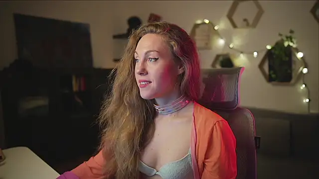 Berberis  Silene online show from October 22, 2025, 5:01 pm