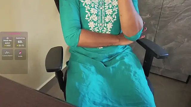 Tamil Shalini Lustyy online show from May 6, 2026, 5:11 am