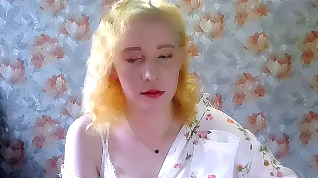 MelxMellie online show from April 30, 2026, 2:13 pm