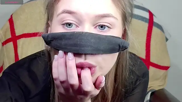 Mikki5P online show from February 15, 2025, 6:12 pm