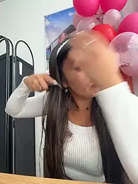 Snapshot of LIZ-06_ chatting on February 14, 2026, 3:56 pm LIZ-06 online show from February 14, 2026, 3:56 pm