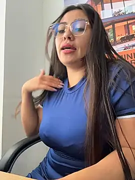 Snapshot of LIZ-06_ chatting on February 23, 2026, 1:33 pm LIZ-06 online show from February 23, 2026, 1:33 pm