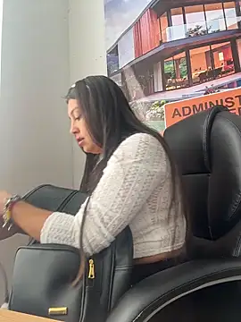 Snapshot of LIZ-06_ chatting on February 17, 2026, 1:30 pm LIZ-06 online show from February 17, 2026, 1:30 pm