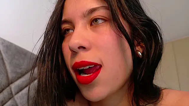 lia  Suummer online show from March 13, 2025, 8:00 pm