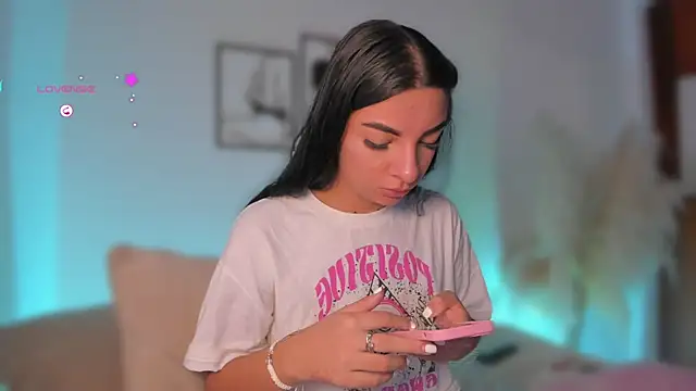 777AylinZ online show from April 22, 2026, 12:34 pm