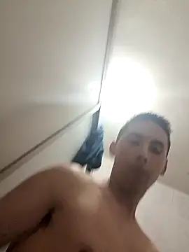 EE9EE9 online show from December 13, 2024, 10:02 pm