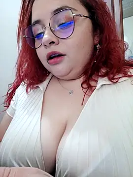 CURVY-HORNY online show from April 14, 2026, 8:14 pm