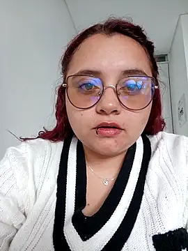 CURVY-HORNY online show from May 4, 2026, 9:06 pm