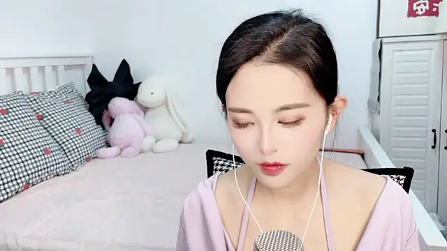 XINXINh online show from January 25, 2025, 4:56 am