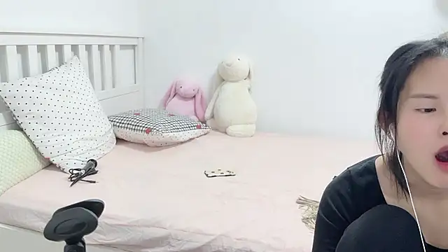 XINXINh online show from December 14, 2024, 4:08 pm