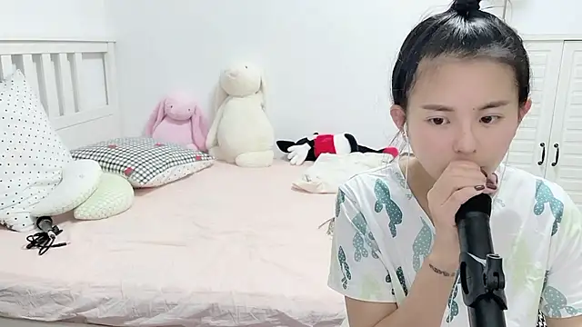 XINXINh online show from December 15, 2024, 3:09 pm