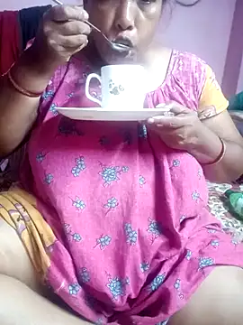 Hotty-rumi online show from October 22, 2025, 4:28 pm