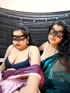 hottbabycam online show from June 12, 2026, 3:21 pm