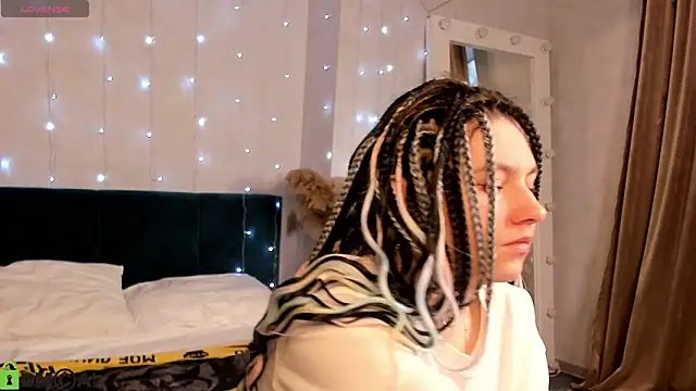 Snapshot of Bonni_Meiz chatting on March 10, 2026, 3:32 am Bonni Meiz online show from March 10, 2026, 3:32 am