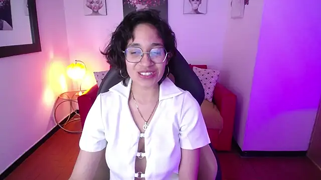 Snapshot of Lili_Gomez_ chatting on March 22, 2025, 4:58 pm Lili Gomez online show from March 22, 2025, 4:58 pm