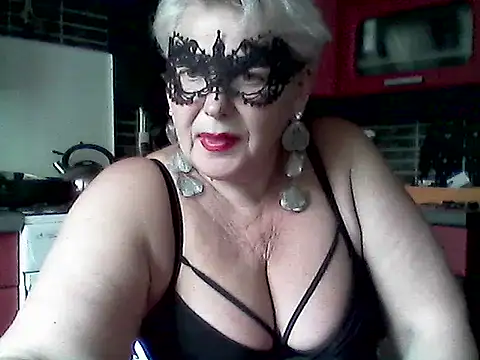 Lisa Suzie online show from June 19, 2026, 10:10 am