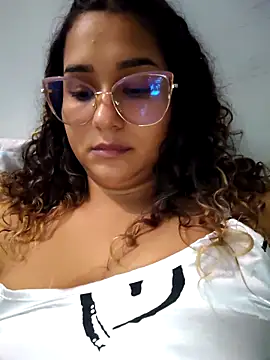 BrendaGirs online show from May 8, 2026, 3:43 am