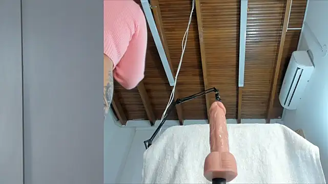 Lucy carter  online show from September 9, 2025, 4:27 pm