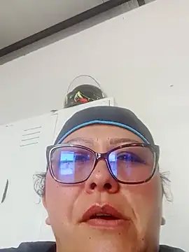 Darly Gomez online show from February 18, 2025, 3:31 pm