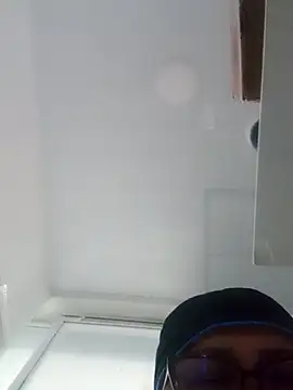 Darly Gomez online show from March 15, 2025, 6:32 pm