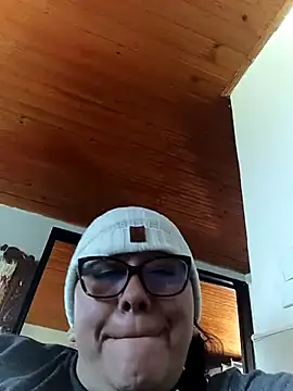 Darly Gomez online show from November 26, 2025, 1:22 pm