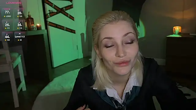 alexa novak online show from October 31, 2025, 12:40 am