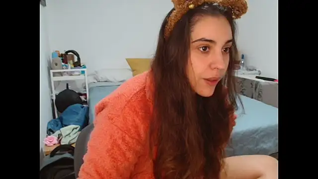 Ursumi1 online show from November 6, 2025, 8:13 pm