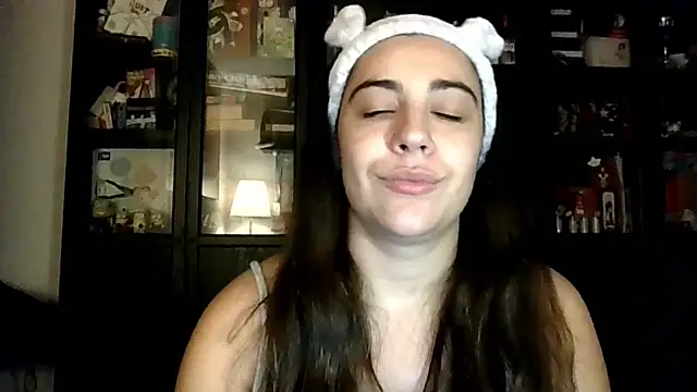 Ursumi1 online show from November 8, 2025, 7:50 pm