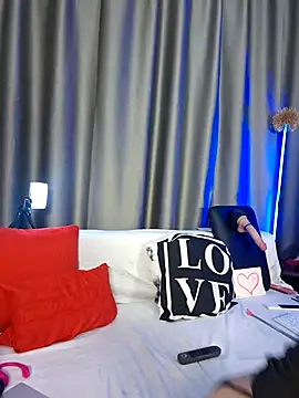 Milforja online show from December 2, 2025, 7:04 pm