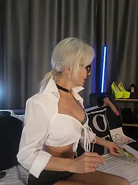 Milforja online show from June 26, 2026, 7:03 am